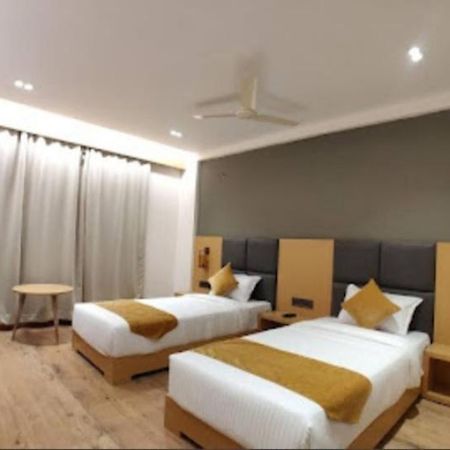 Derby Greens Hotel Бхопал Екстер'єр фото