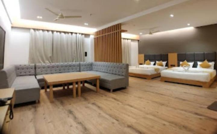 Derby Greens Hotel Бхопал Екстер'єр фото